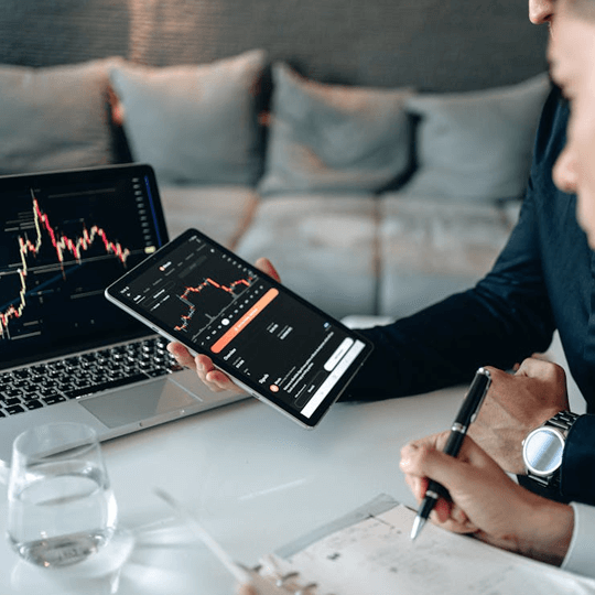 EquiLoomPRO - Team van cryptocurrency-experts